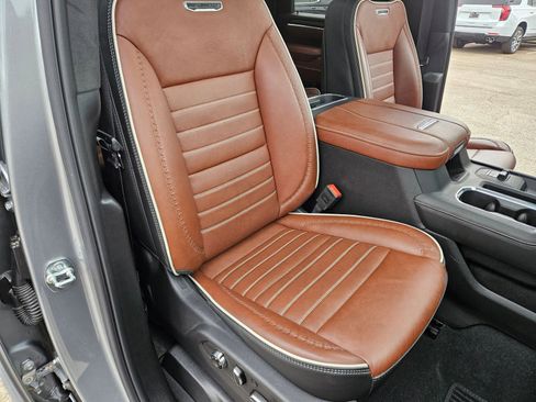 Used 2025 GMC Sierra 2500 Denali Ultimate w/ Max Trailering Package image 31