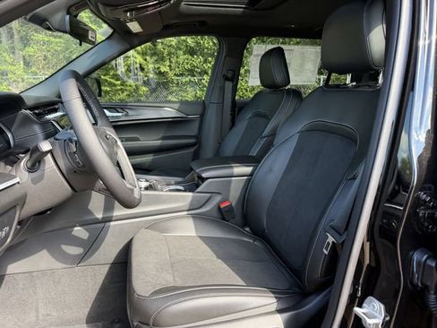 New 2025 Jeep Grand Cherokee L Altitude RWD image 15
