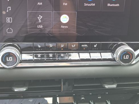 New 2026 GMC Canyon Elevation w/ Convenience Package RWD image 30