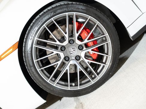 Certified 2022 Porsche 911 Carrera 4S AWD/4WD image 11