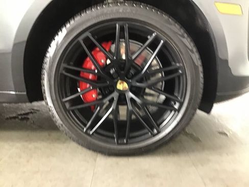 Certified 2023 Porsche Macan GTS w/ Premium Package Plus AWD/4WD image 19