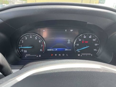 Certified 2024 Ford Explorer XLT RWD image 30