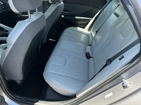 Certified 2024 Hyundai Elantra Limited FWD image 23
