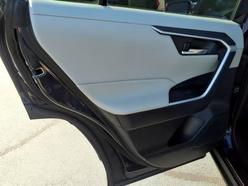 Certified 2022 Toyota RAV4 XLE w/ Convenience Package FWD image 13