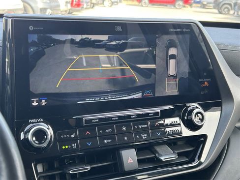 Used 2022 Toyota Highlander Limited image 37