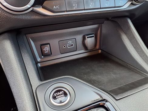 Used 2025 Nissan Sentra S image 8