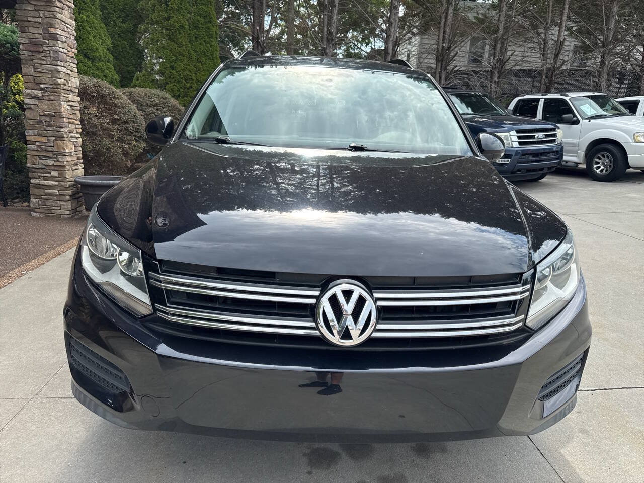 Used 2017 Volkswagen Tiguan S FWD image 8