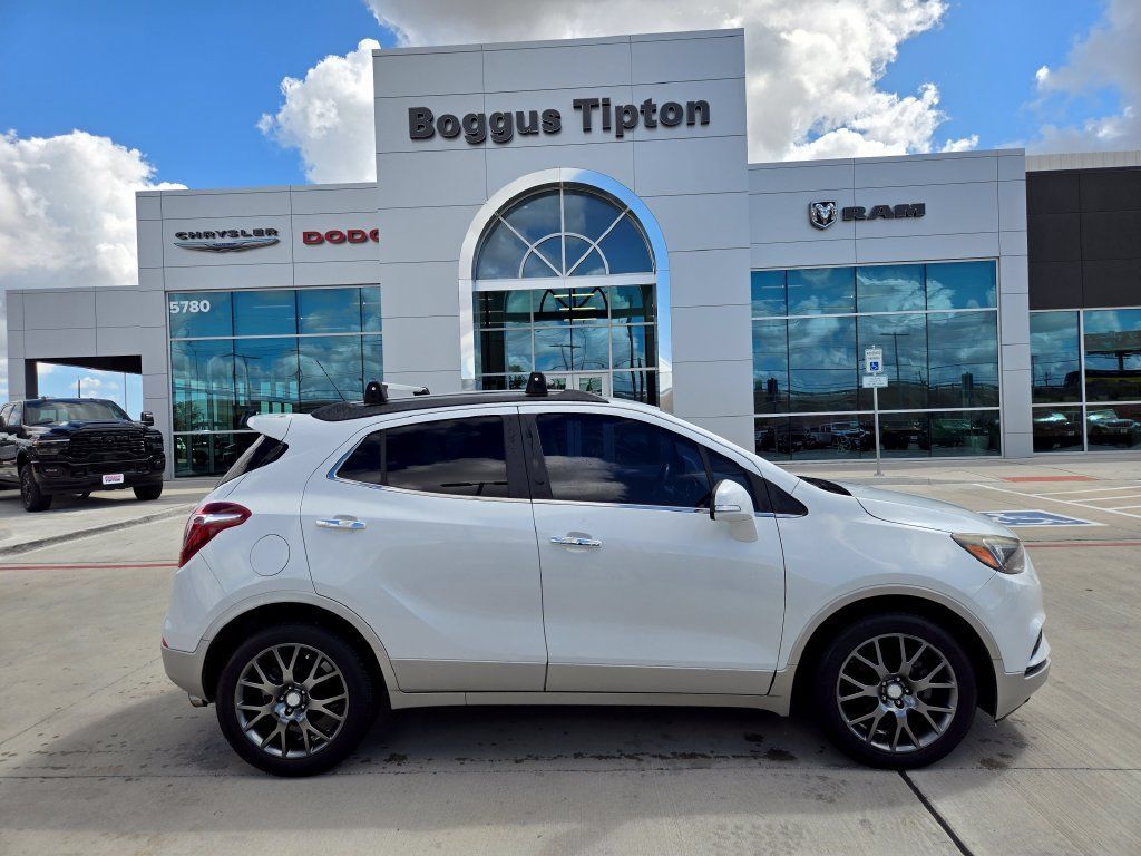 Used 2018 Buick Encore Sport Touring FWD image 2