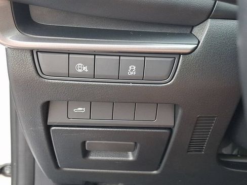 Used 2025 MAZDA MAZDA3 s FWD image 25