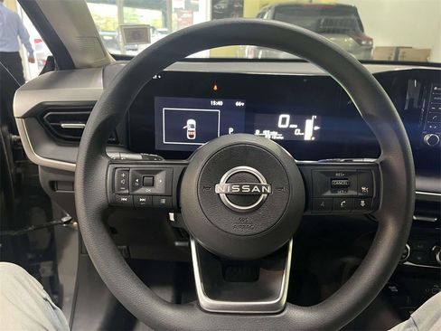 Used 2025 Nissan Kicks S w/ Charging Package image 22