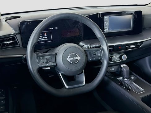 Used 2025 Nissan Kicks S FWD image 18