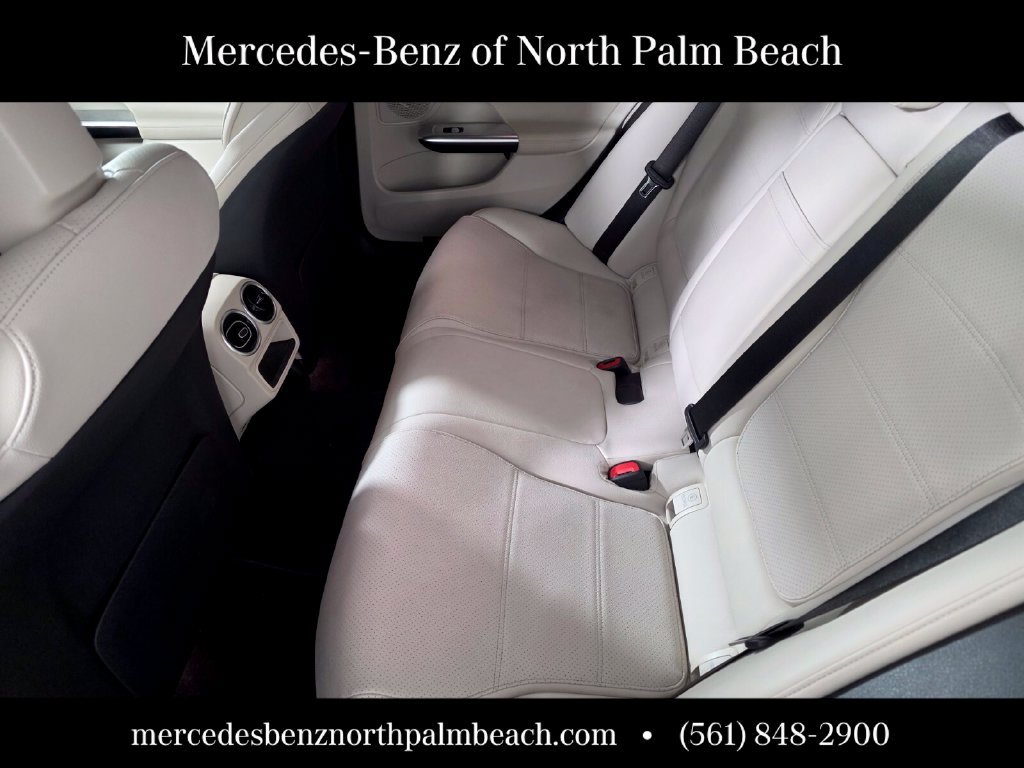 Used 2023 Mercedes-Benz C 300 Sedan image 13