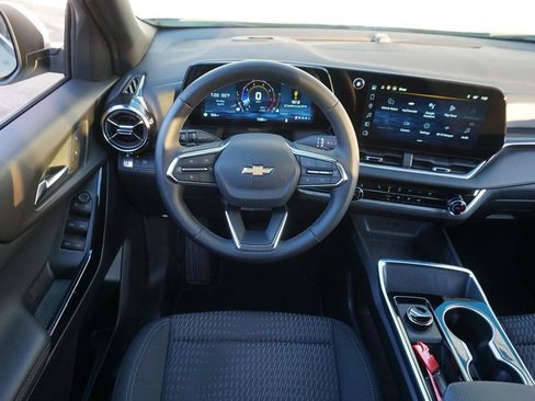 Used 2026 Chevrolet Equinox LT image 12