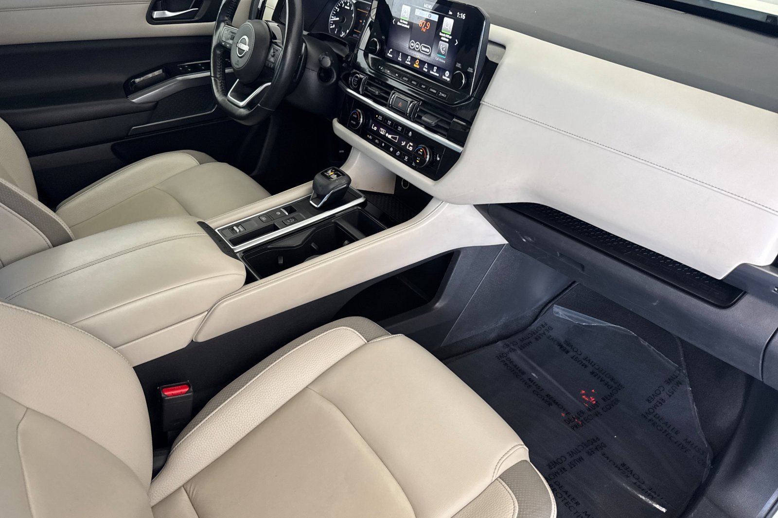 Used 2022 Nissan Pathfinder SL FWD image 16