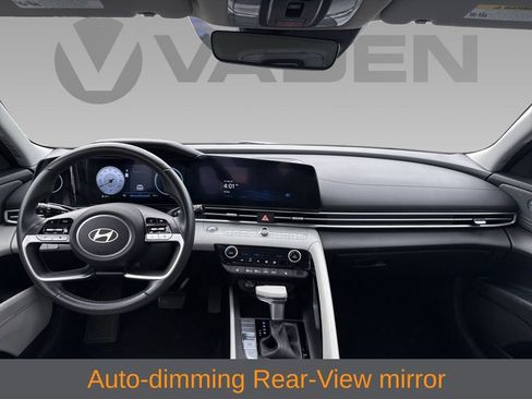 Used 2025 Hyundai Elantra Limited FWD image 10