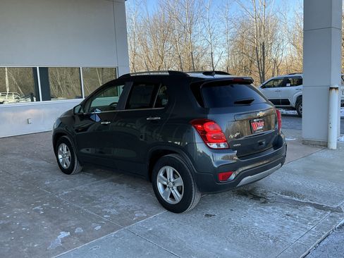 Used 2018 Chevrolet Trax LT w/ LT Convenience Package image 20