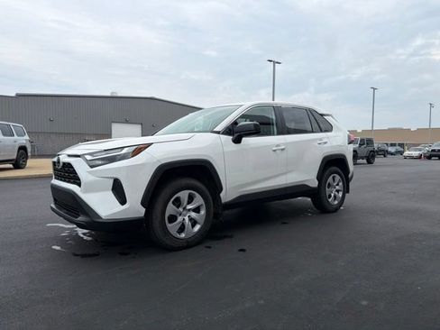 Used 2024 Toyota RAV4 LE AWD/4WD image 3