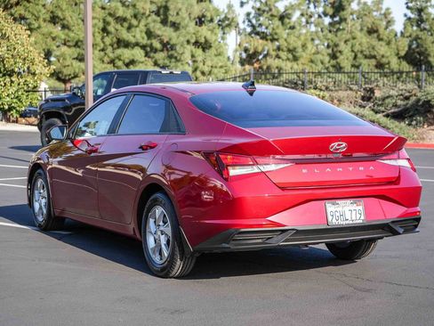Used 2023 Hyundai Elantra SE FWD image 9