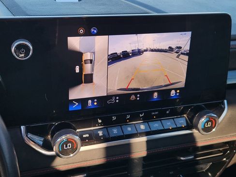 Used 2023 Chevrolet Colorado Z71 w/ Z71 Convenience Package 2 image 22