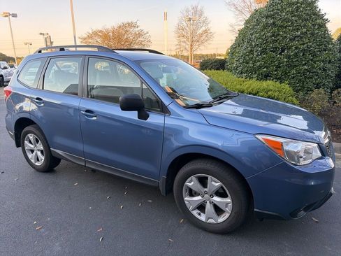 Used 2016 Subaru Forester 2.5i w/ Alloy Wheel Package image 2