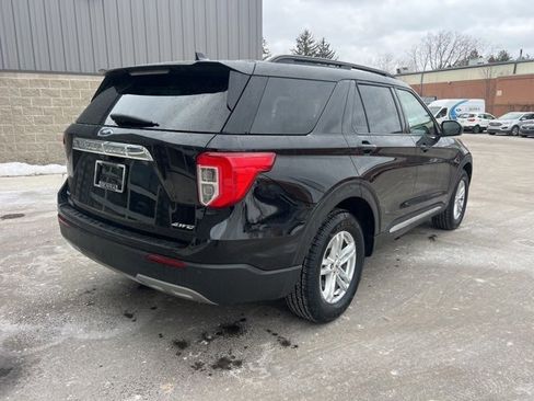 Used 2022 Ford Explorer XLT w/ Equipment Group 202A image 5