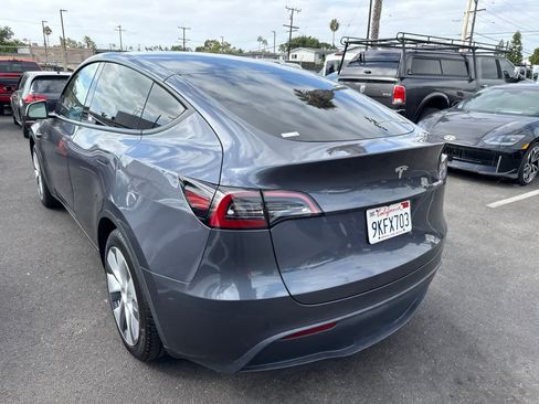Used 2023 Tesla Model Y 2WD image 22
