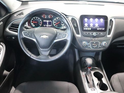 Used 2022 Chevrolet Malibu RS FWD image 11