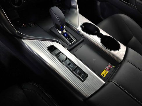 Used 2025 Lexus LX 700h F Sport image 35