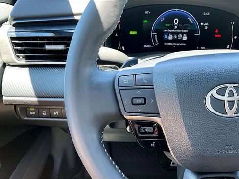 Used 2025 Toyota Camry SE w/ Multimedia Upgrade Package FWD image 21