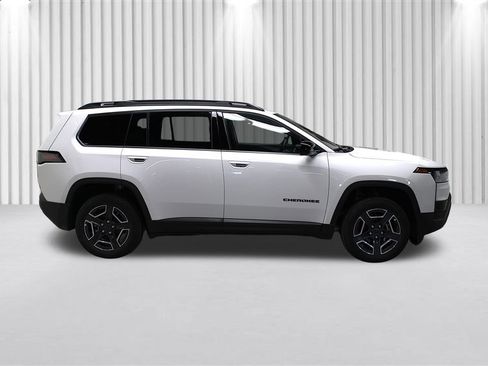 New 2026 Jeep Cherokee Laredo AWD/4WD image 2