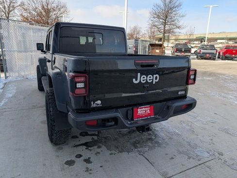 Used 2020 Jeep Gladiator Overland image 16
