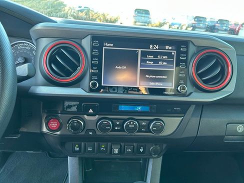 Used 2021 Toyota Tacoma TRD Off-Road w/ Technology Package image 17