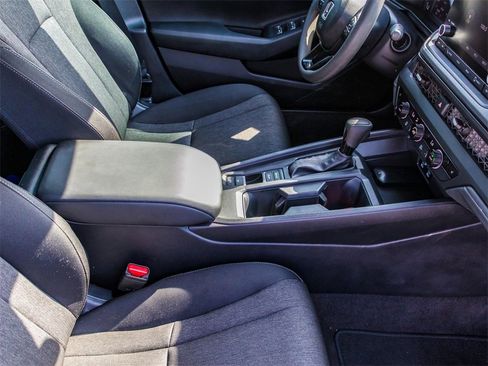 Used 2025 Honda Accord SE image 17