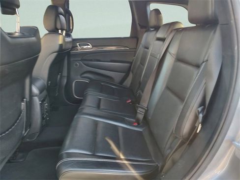 Certified 2017 Jeep Grand Cherokee Overland image 32