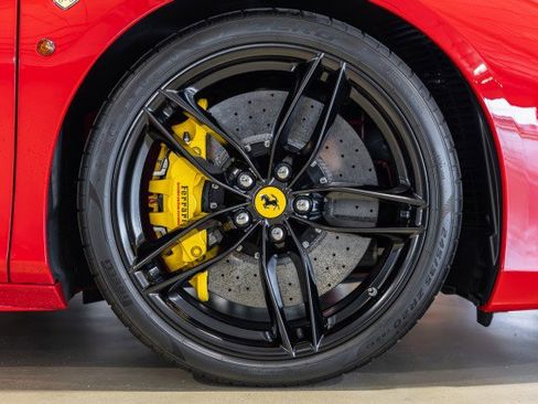 Used 2018 Ferrari 488 GTB RWD image 23