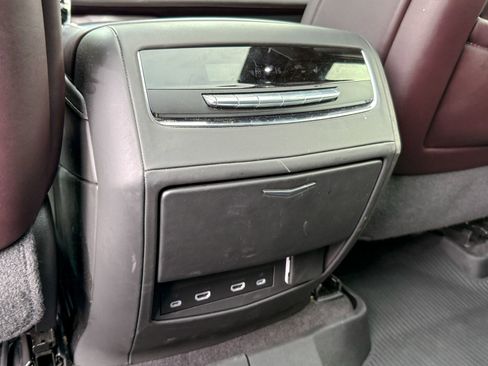 Used 2022 Cadillac Escalade Sport Platinum w/ LPO, ONYX Package image 36