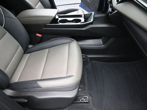 Used 2025 Chevrolet Equinox LT w/ Convenience Package II image 25