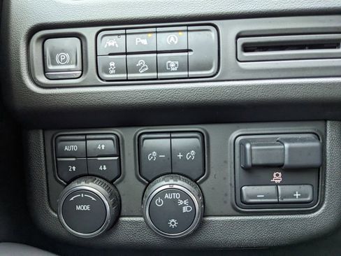 Used 2024 Chevrolet Tahoe Z71 w/ Luxury Package image 69