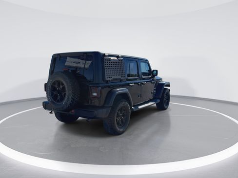 Used 2019 Jeep Wrangler Unlimited Sahara image 9