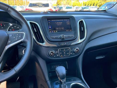 Used 2022 Chevrolet Equinox LT image 18