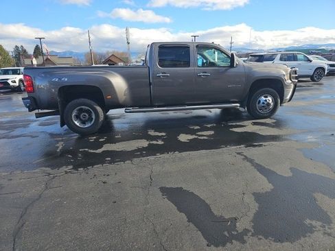 Used 2011 GMC Sierra 3500 SLT w/ SLT Convenience Package image 72