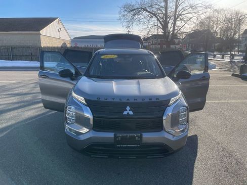 Used 2022 Mitsubishi Outlander SE image 29