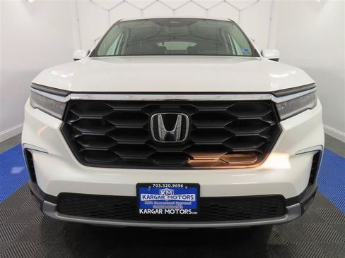 Used 2025 Honda Pilot EX-L image 3