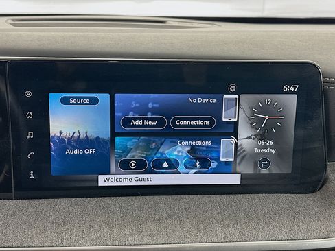 Used 2025 Nissan Kicks SV FWD image 19