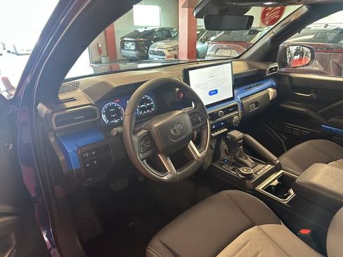 Certified 2024 Toyota Tacoma TRD Off-Road AWD/4WD image 11