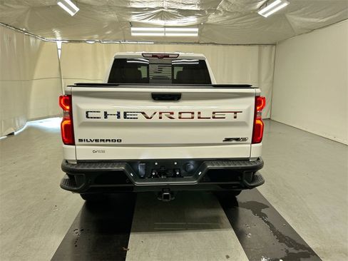 Used 2022 Chevrolet Silverado 1500 ZR2 w/ Technology Package image 21