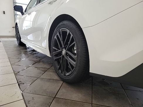 Used 2025 Toyota Camry SE image 16