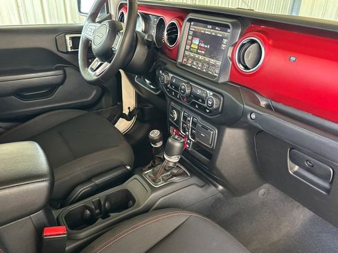 Used 2023 Jeep Gladiator Rubicon AWD/4WD image 15