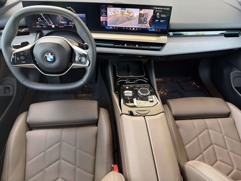 Used 2026 BMW 530i w/ Premium Package RWD image 30