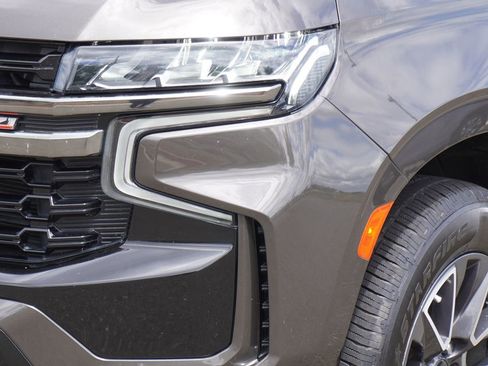 Used 2021 Chevrolet Suburban Z71 image 2